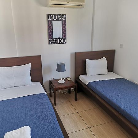 Carisa Downtown With Rooftop Pool Larnaca Exterior foto