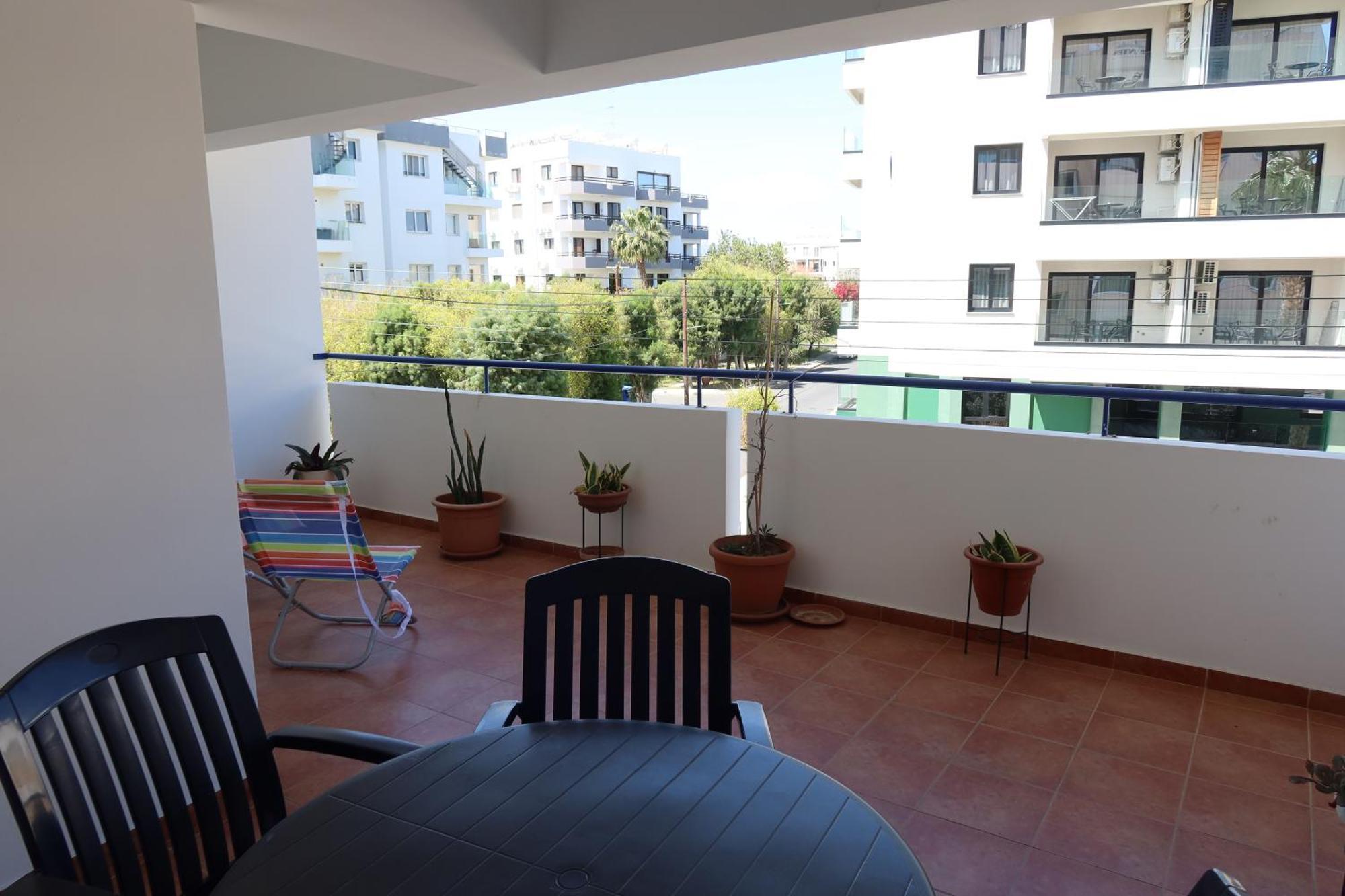 Carisa Downtown With Rooftop Pool Larnaca Exterior foto